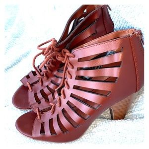 D Heart Heels - Mocha